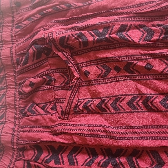Red Aztec print pants - Picture 5 of 5